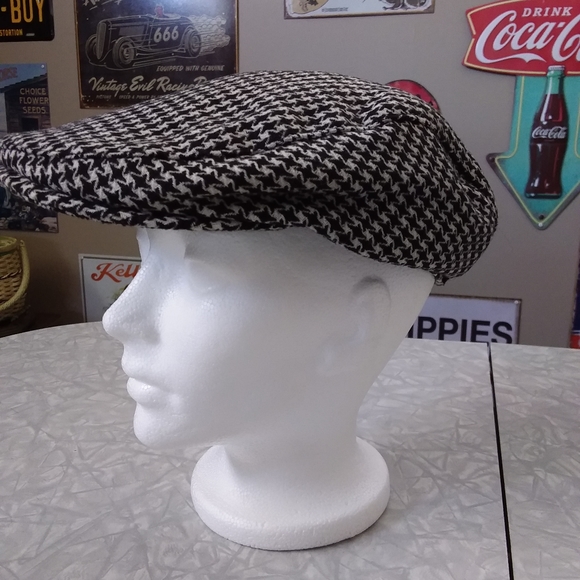 Vintage style flat cap in black and grey houndstooth unisex - Picture 2 of 5